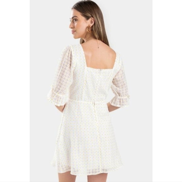 Francesca's Mi Ami Daisy Print Dress - Picture 2 of 7